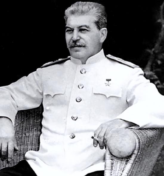 斯大林到底可怕到何种程度？说句实话，人类史上几乎没有第二个领袖，能像他那样，对同