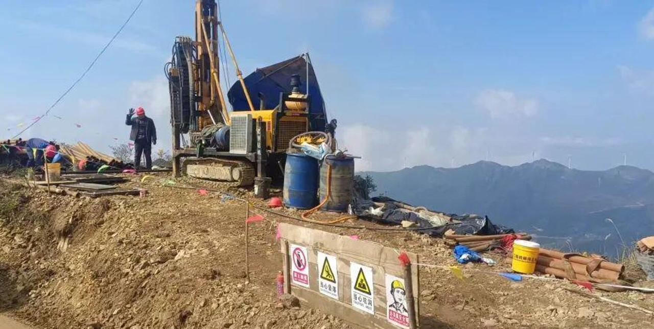 中国探获超大型锂矿床，矿石量4.9亿吨俄罗斯卫星通讯社2025年7月9日,