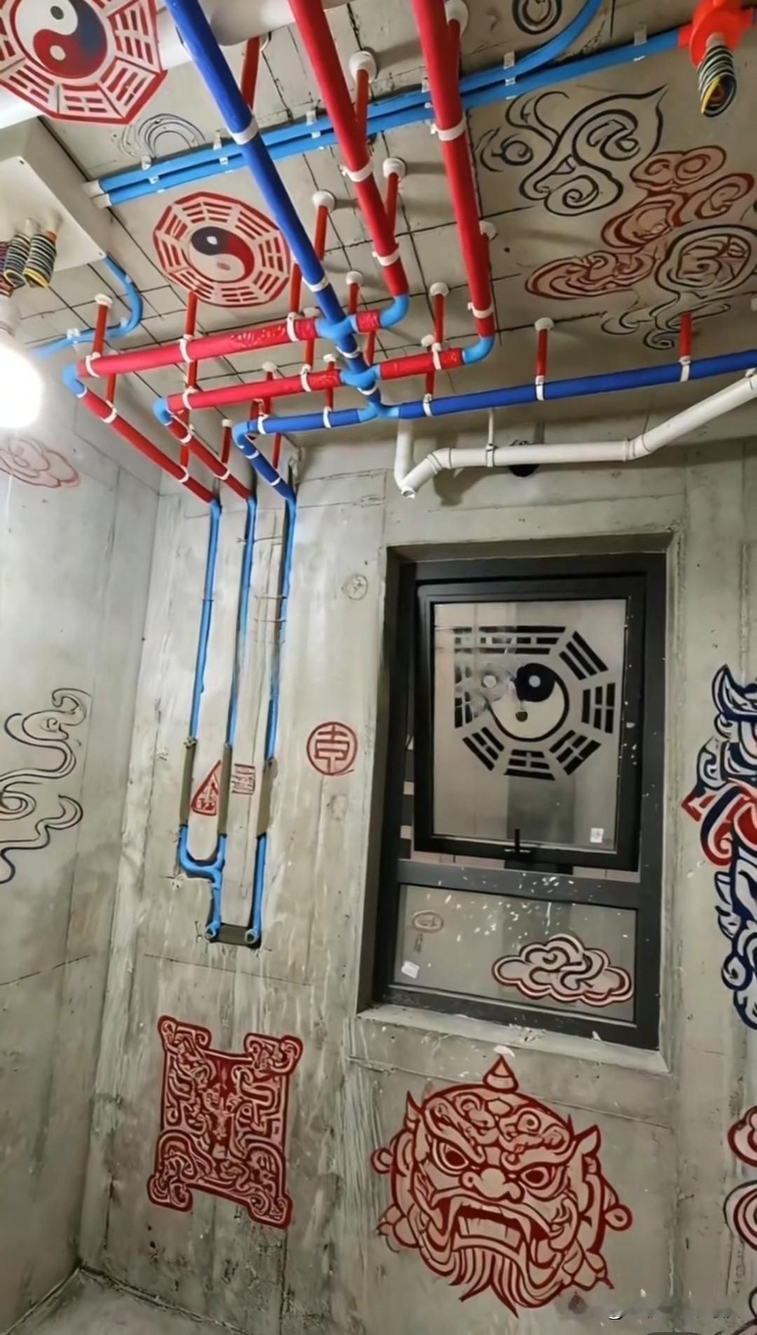 一个炒股的朋友，特别喜欢研究易经。2014年到2019年，他在贵州茅台上赚了一