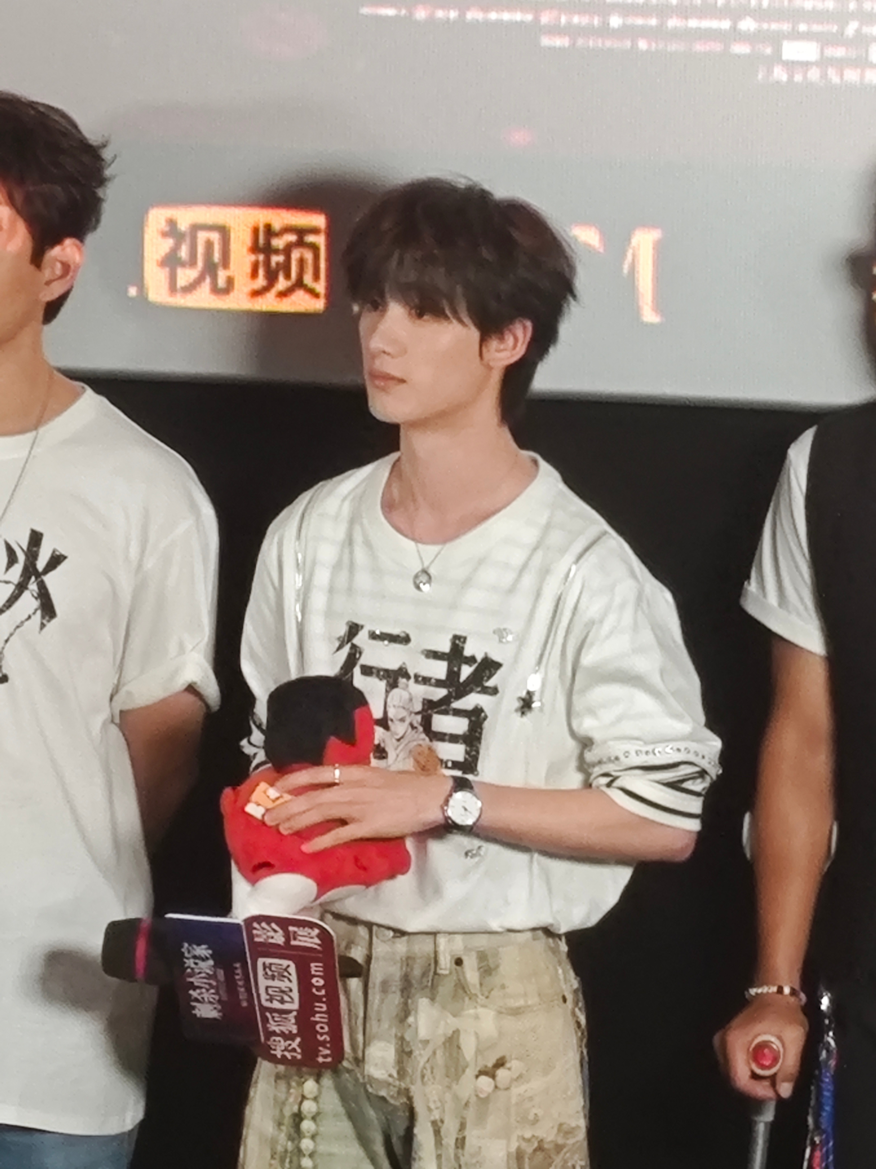 导演说丁程鑫的脸很适合大银幕妥妥的随便拍都是优质脸电影刺杀小说家2首映礼​​