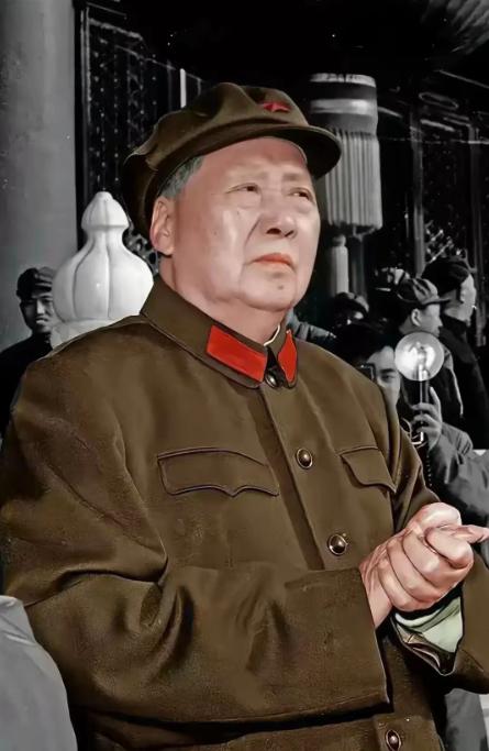 有时想想，毛主席这辈子真不容易，多少次他的正确思想都被别人误解，说他的思想不对，