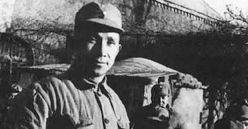 粟裕这个人，在军史上有点“怪”。中央军委五大书记共同拍板的战略，要分兵渡江，去解