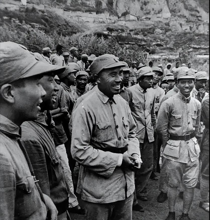 为什么红军到了陕北，就安全了？原因很现实，6个原因。1934年，八万红军踏上了万