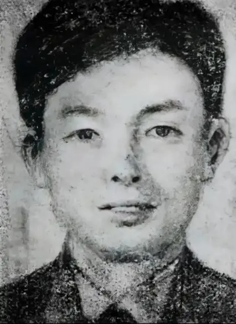 1930年，地下党员傅有智被捕，敌人把他带到了海滩，连开5枪，枪枪命中，谁知，等