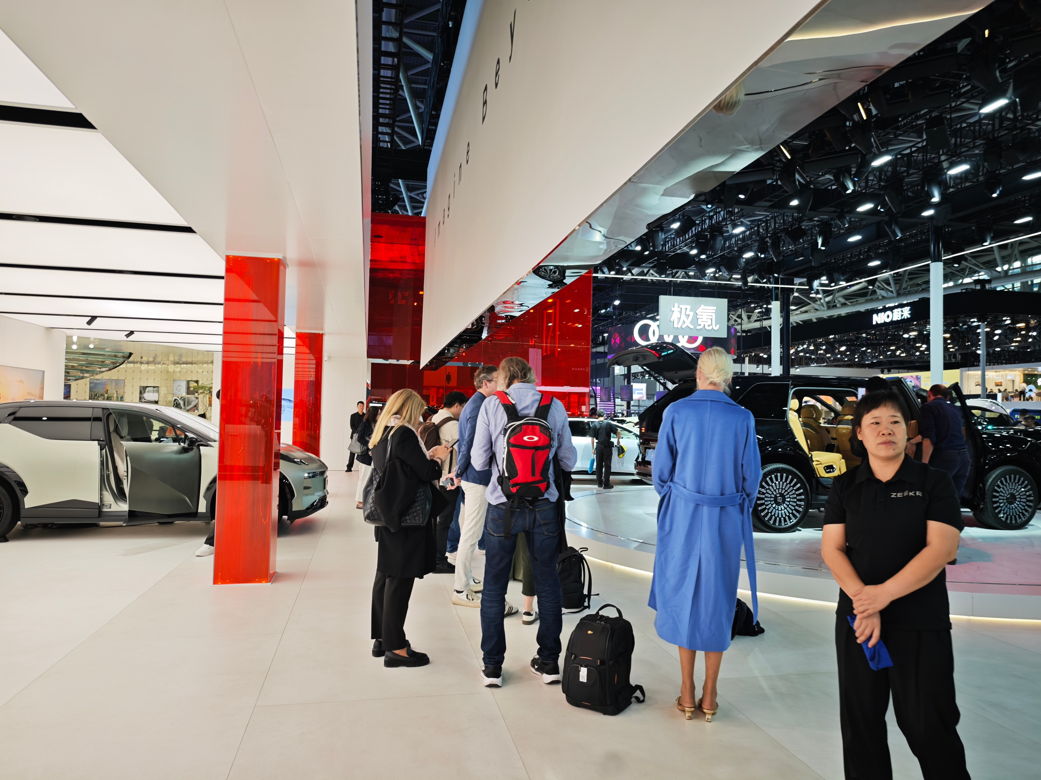 根据我的发现极氪今年展台的外国友人最多我心中极氪是把年轻和豪华结合最好的中国品牌