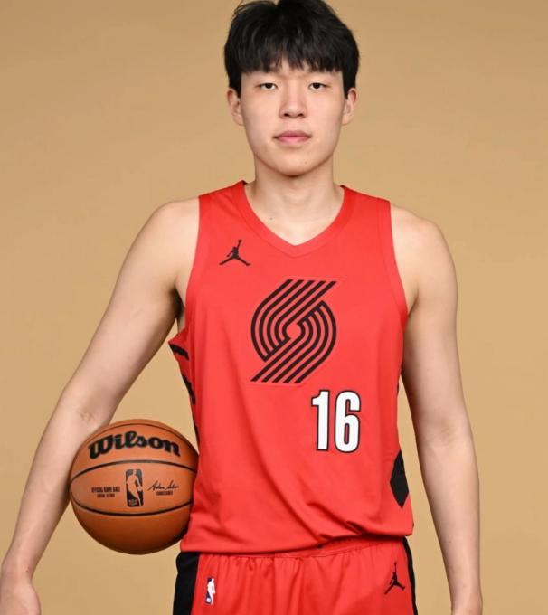 炸裂！20随杨瀚森首轮16顺位登陆NBA，中国篮球迎来新希望北京时间