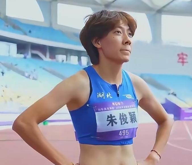 全网都在称赞陈妤颉的时候，千万别忘了幕后一起努力过的队友，特别是朱俊颖！她在