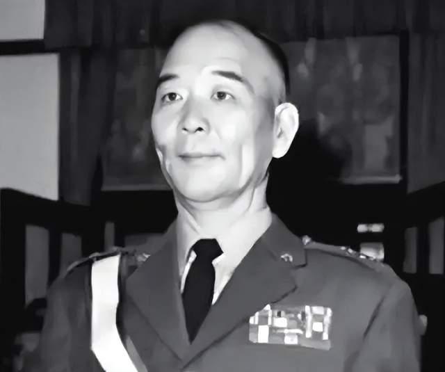 胡琏瞧不上粟裕，黄百韬讥讽他：若非上天相助，你或许早不在了。胡琏是国民党陈