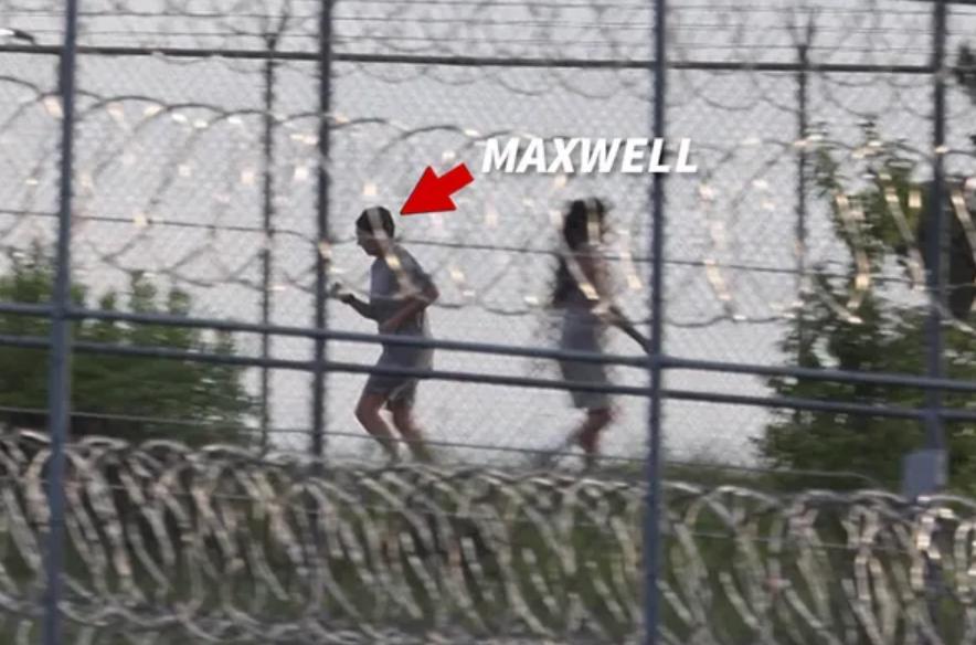 据美媒：一名前囚犯称，爱泼斯坦同伙吉斯莱恩·麦克斯韦尔在佛罗里达州的监狱里举止异