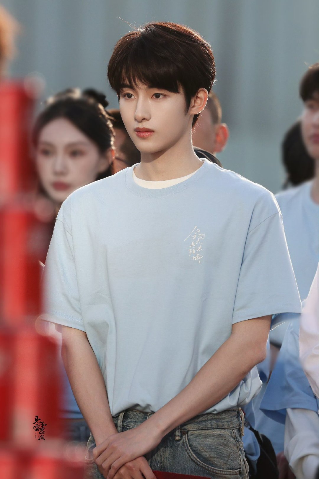 董思成又请粉丝喝奶茶了董思成今天是太阳雨开机董思成又请粉丝朋友们喝奶茶啦～对粉