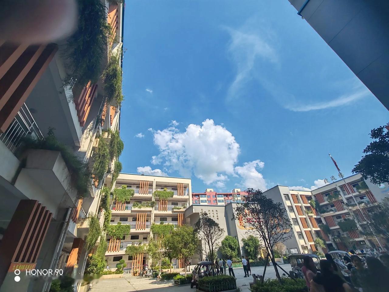 教育教学的目的是什么?教育教学的目的是什么？从大处说是把受教育