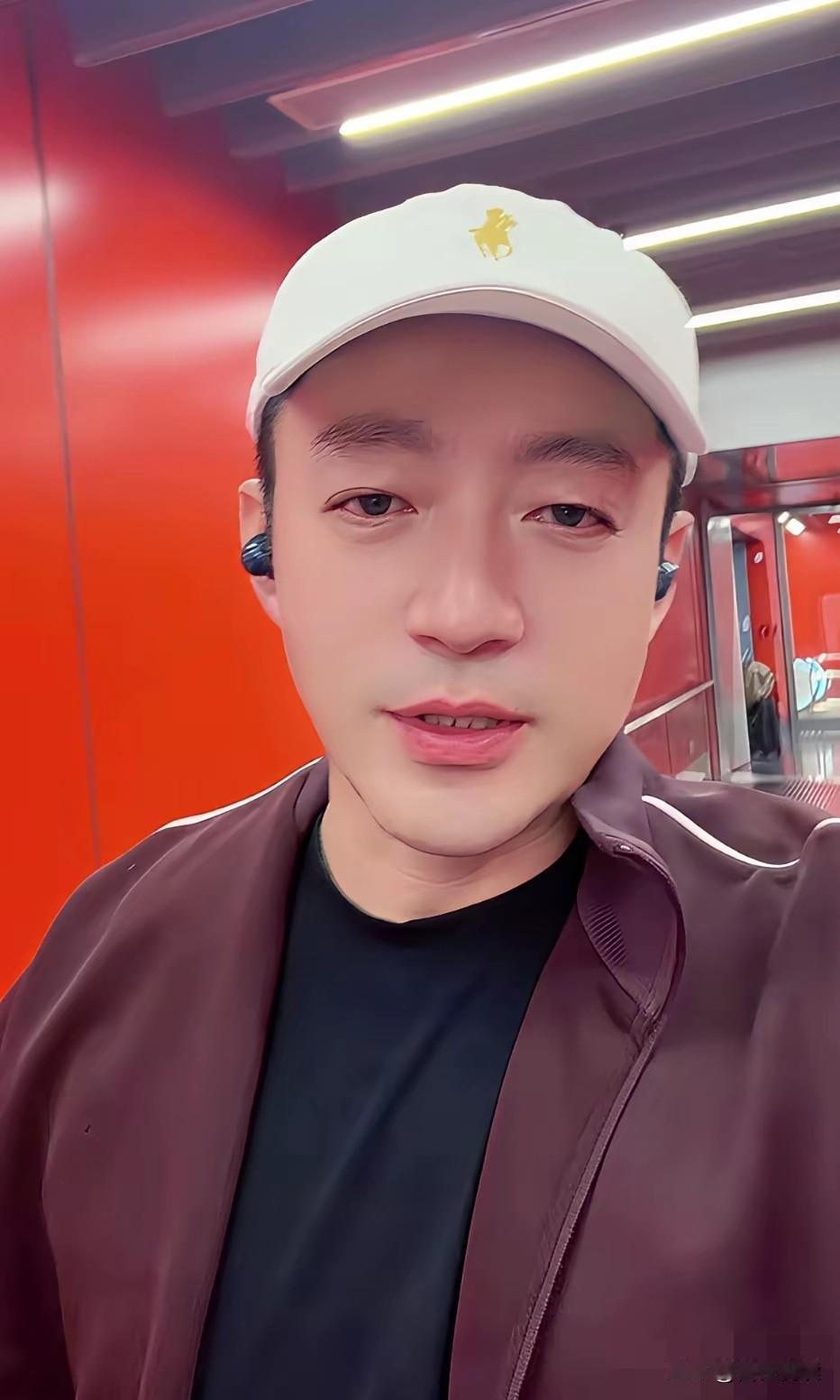 不得不说历史总是惊人的相似十年前汪小菲的事业在北京老婆孩子在湾湾他