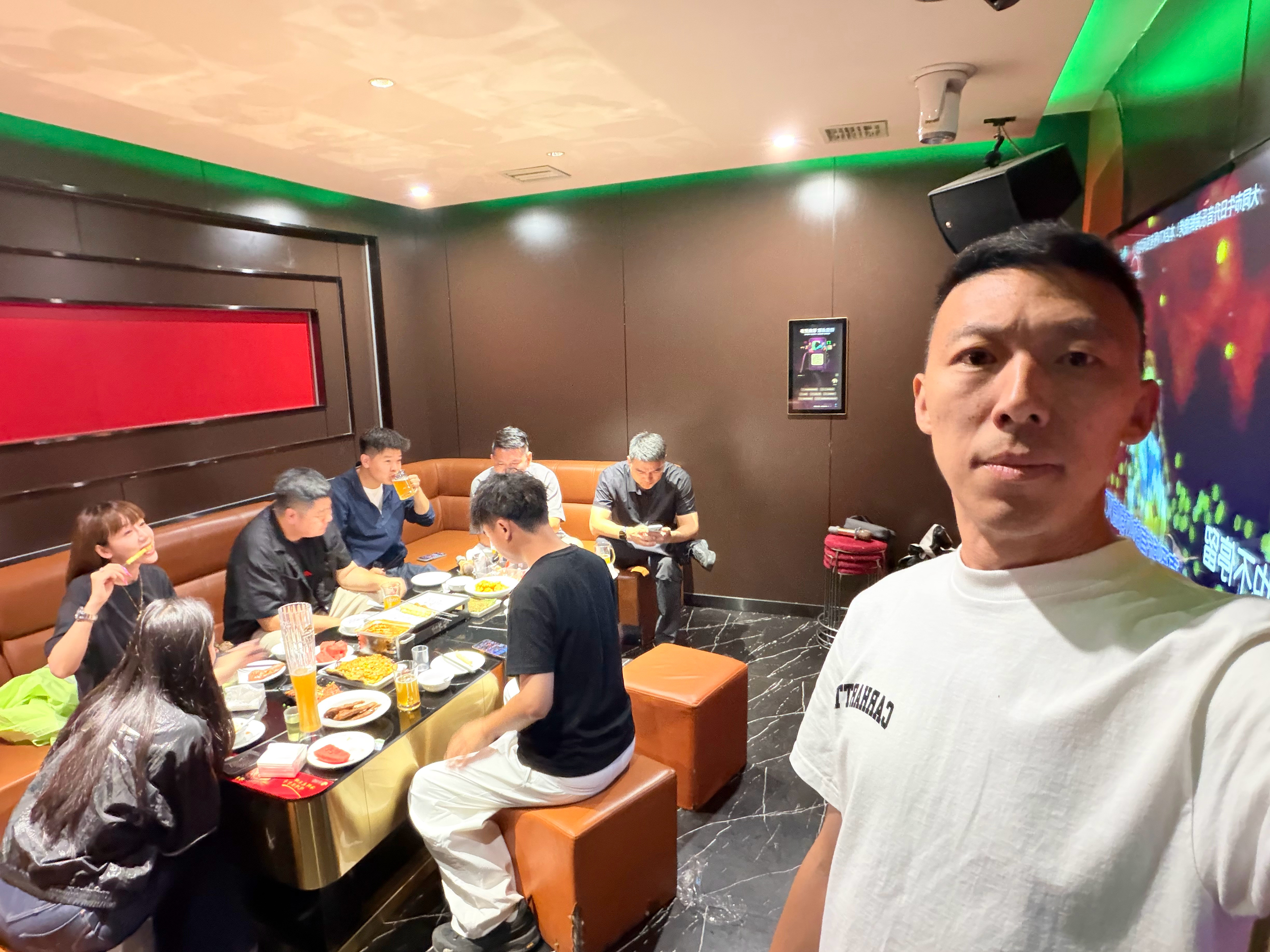 大同烧烤好吃啊第一次在KTV里吃烤鱼