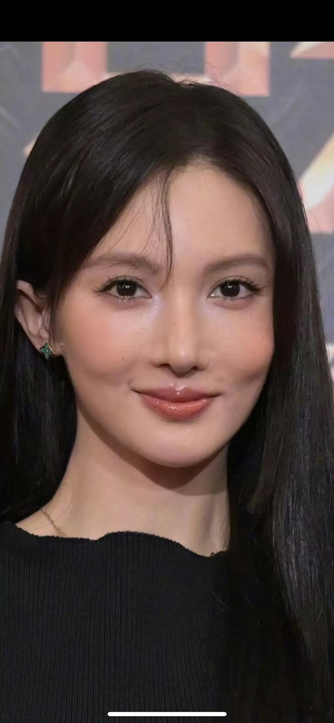 金晨的鼻子一天一个样，你感受到和之前的变化了吗​​​
