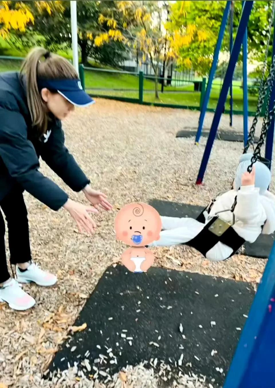 周杰伦果然是瘦了，晒三胎的快乐生活，昆凌真是拯救了周杰伦的容颜基因，女儿看起来很