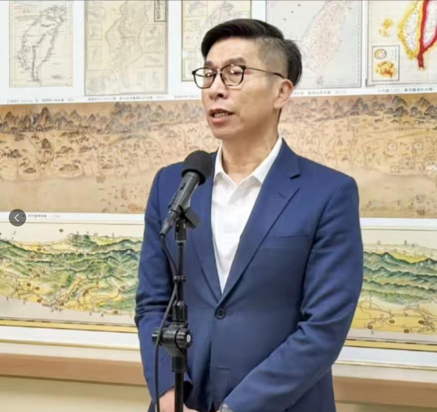 国民党新主席郑丽文表示，很快要赶赴大陆进行交流，没想到民进党率先做出了表态！