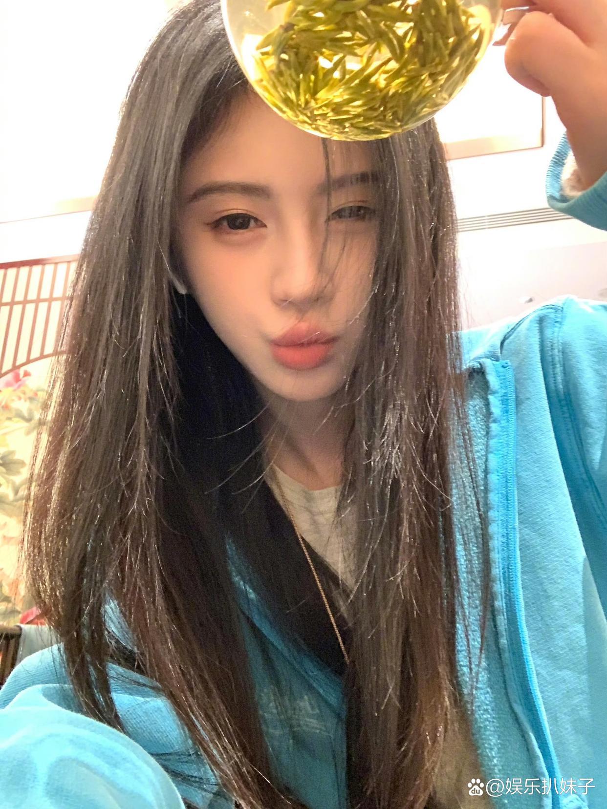 1.陈飞宇原本指望着靠新剧让事业飞升，结果聊天记录曝光网友都忙着吃他的恋爱瓜。2