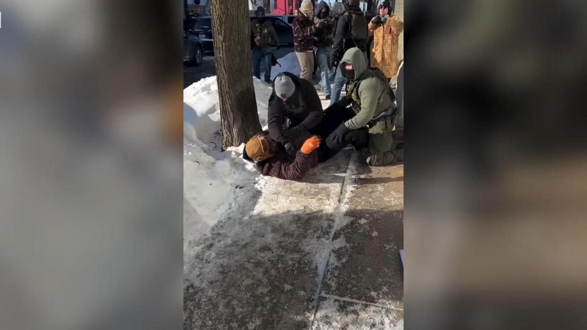 当不成总统了？白宫被起诉，特朗普开始下令，英法德联手反制美国美国现在是风波再起