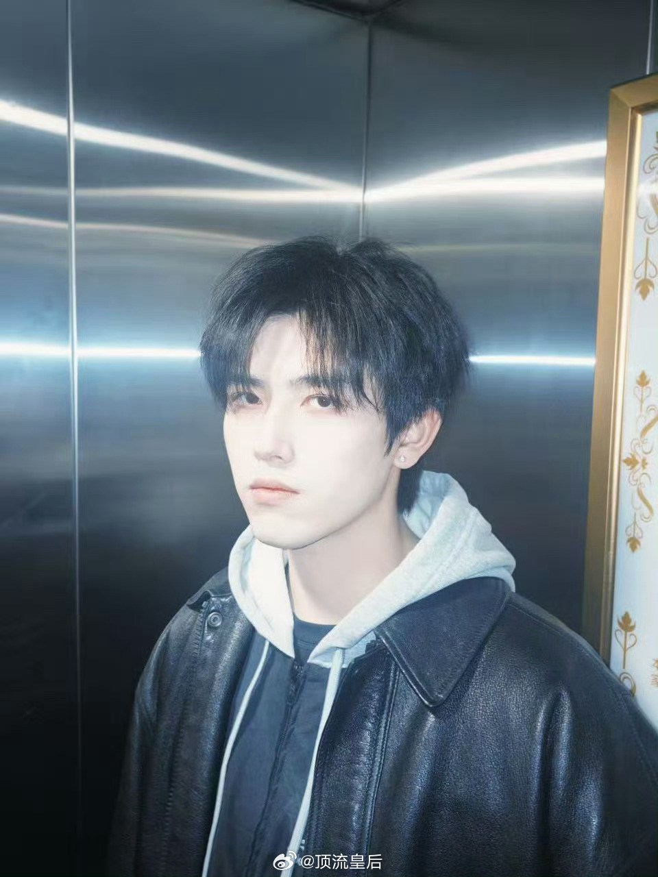 有时候我觉得内娱的审美时候滞后性的，到底什么时候才能意识到，陈飞宇颜值是仙品啊。