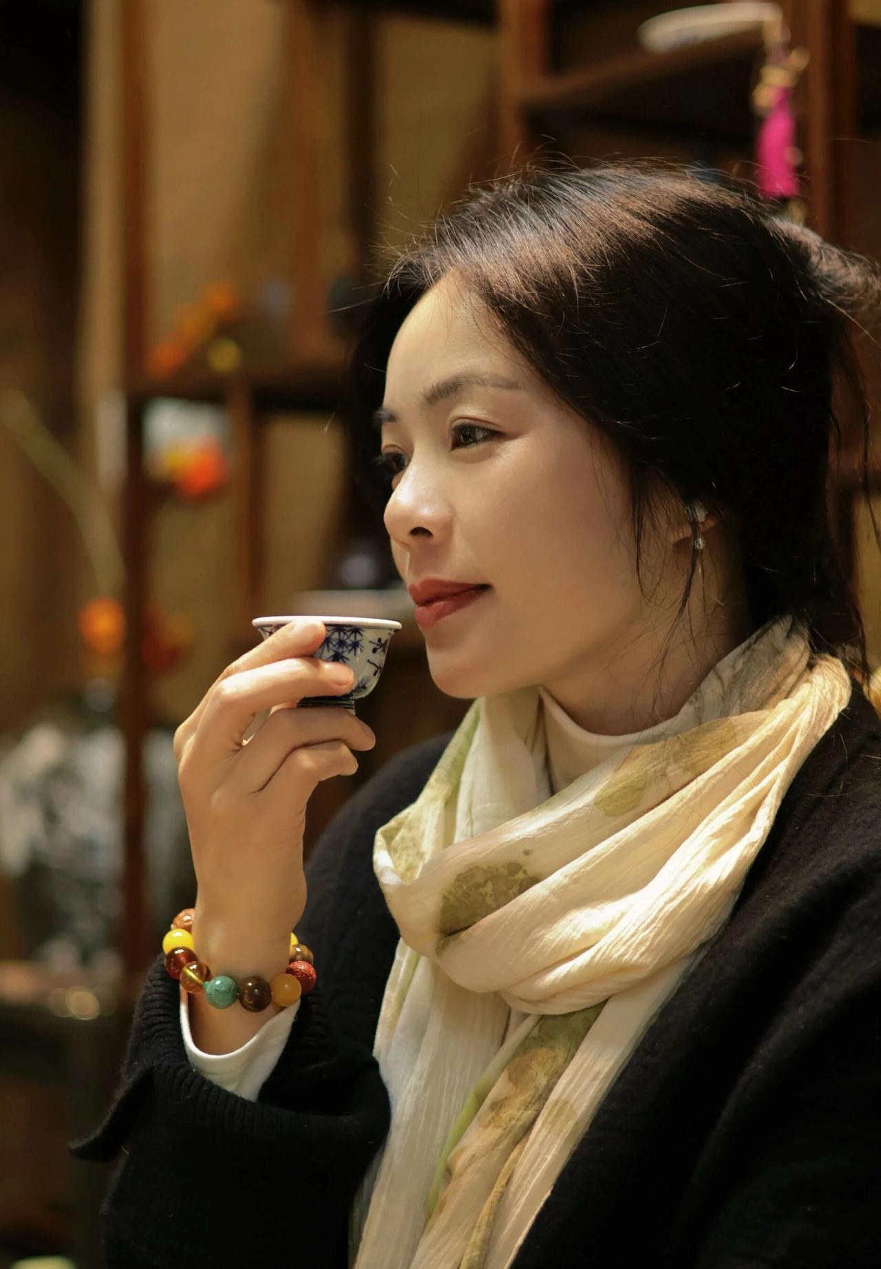 直到35岁，才真正明白的10个道理：1️⃣闷声，才能发大财。天天吹牛、到处