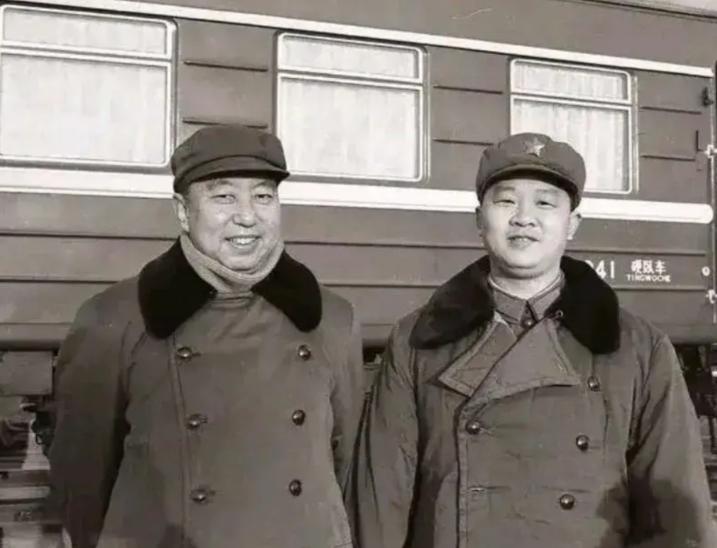 1981年，华国锋退居二线，组织给他的秘书曹万贵摆出三份调令，任其挑选。谁知，曹