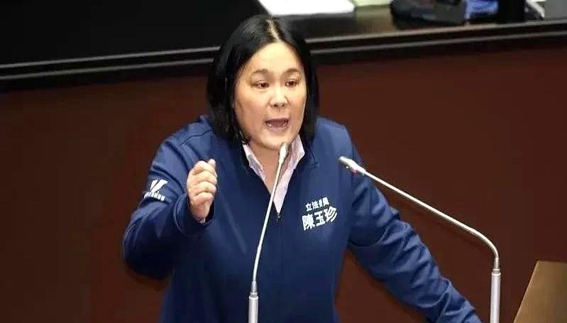 金门蓝委陈玉珍曾说，如果我是金门县长，一旦大陆来到金门，我会率先站出来和大陆谈判