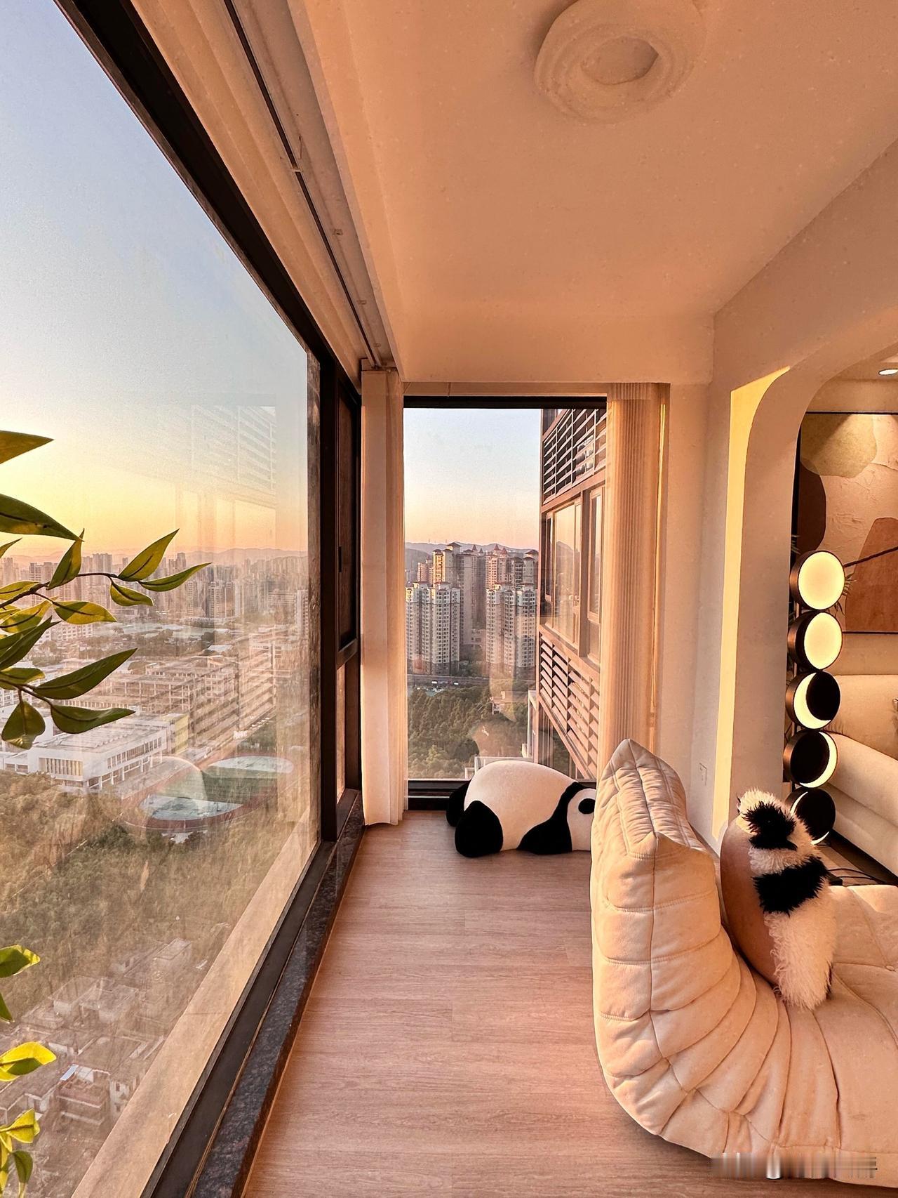 朋友前几年在我们这最好的小区买了套房。当时是2.9万/平入手，买后就一个劲儿涨