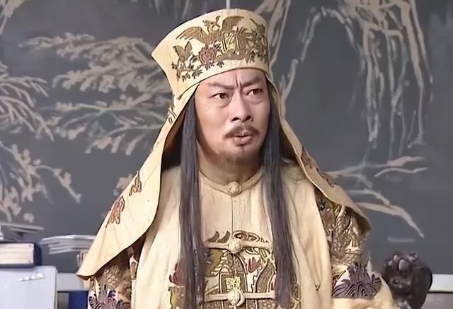 公元1863年，石达开被凌迟处死后，刽子手余宝检查石达开尸首，刚一走近，就看到了