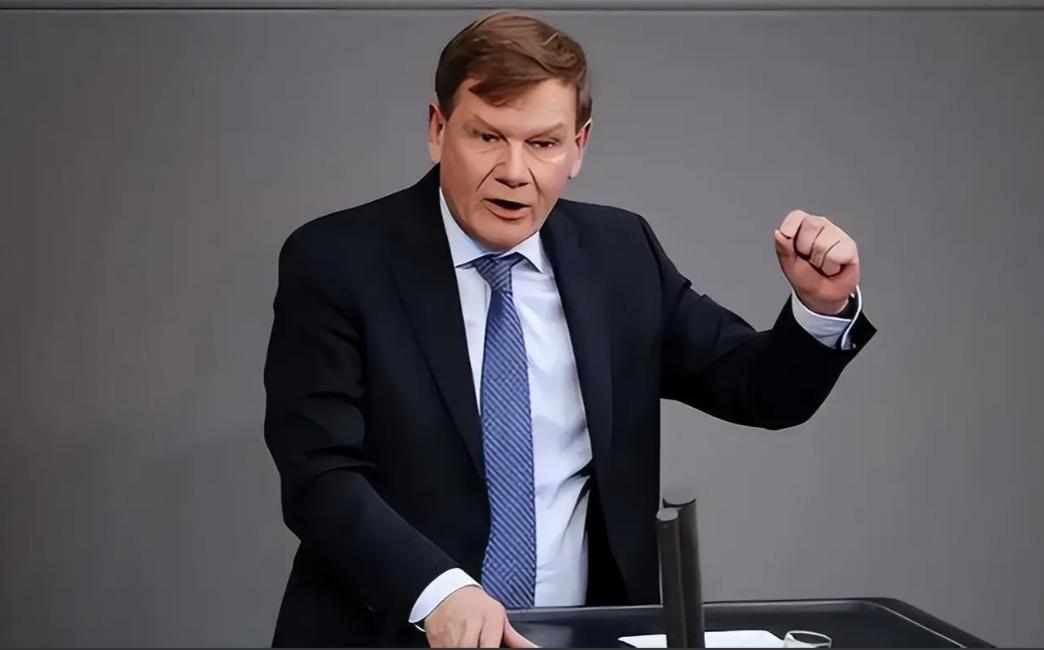 中美初步达成贸易协议,德国立即变脸了中美谈判前,德国外长牛气冲天,对中国傲慢