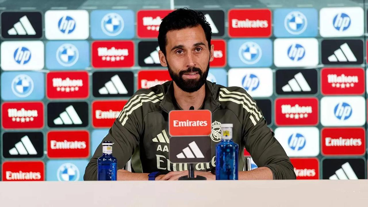 皇马主帅阿韦洛亚认为，球队输给赫塔费的原因之一在于裁判的判罚，但未来的夺冠机会依