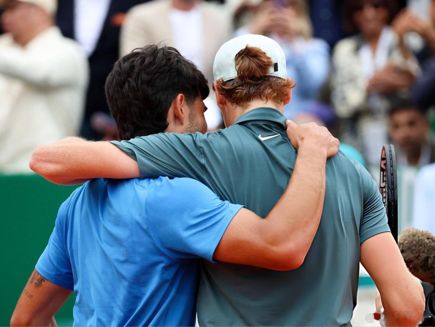 阿尔卡拉斯因伤退赛法网阿尔卡拉斯正式官宣，因手腕伤势，退出罗马大师赛+法网。阿尔