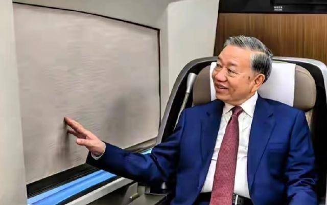 都在说苏林坐高铁是“体验”，告诉你，这是外交史上最狠的一次拒绝。他用10个小时