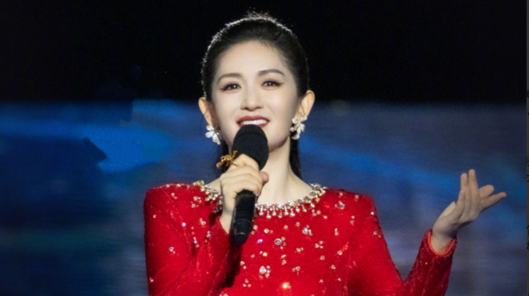 这下出名了不仅四川，全国人民都知道了谁能想到今年的中秋晚会，谢娜