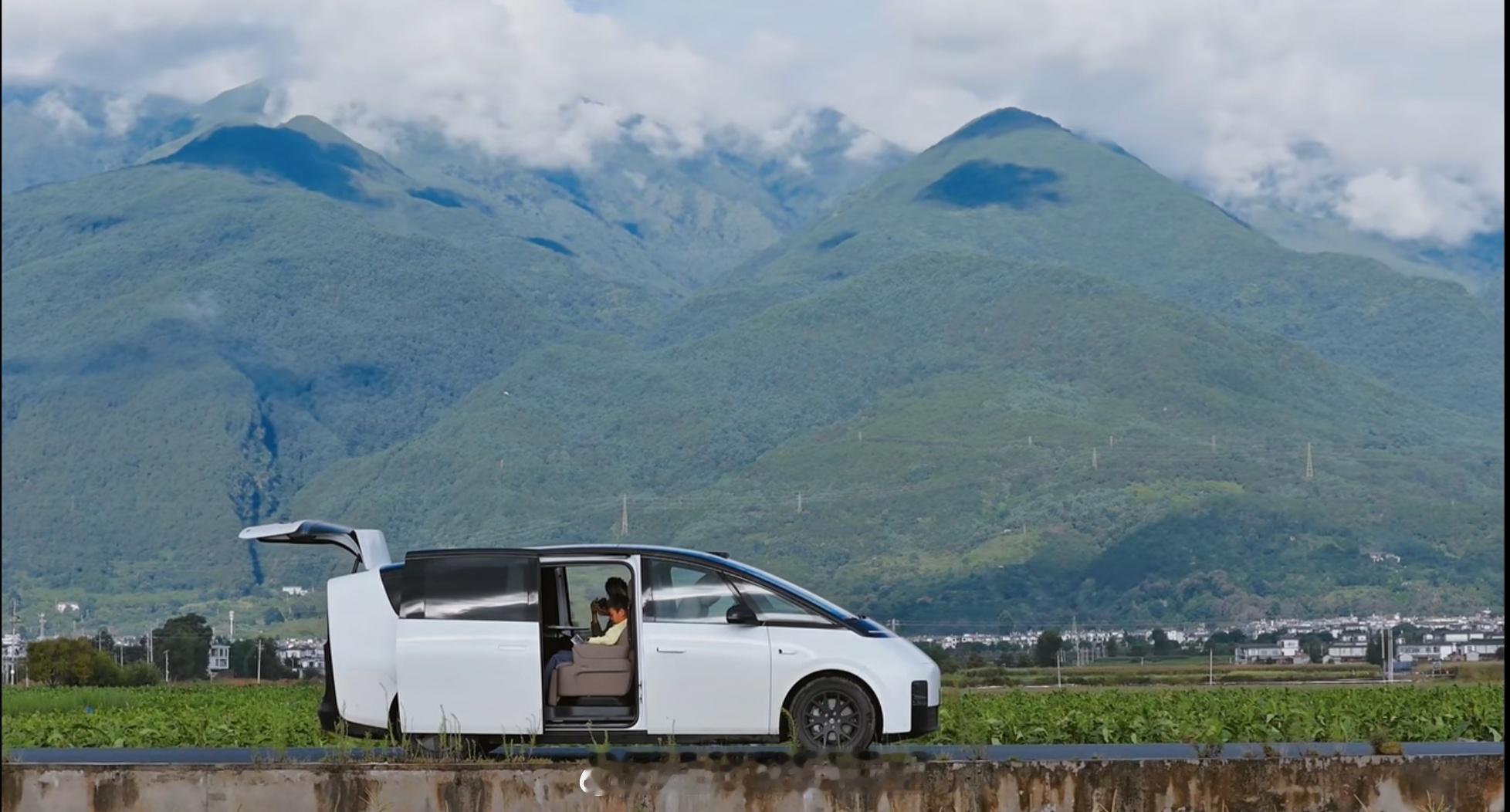 理想还是太领先，2026年了一个个都拿着理想MEGA的各种方案复制粘贴，然后还