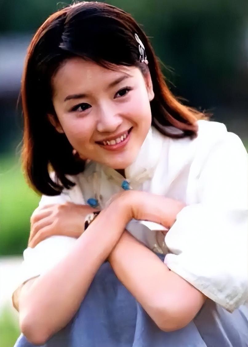 董洁陈坤牵手破防了！13年前潘粤明那句“她太单纯”，现在终于信了谁能想到？