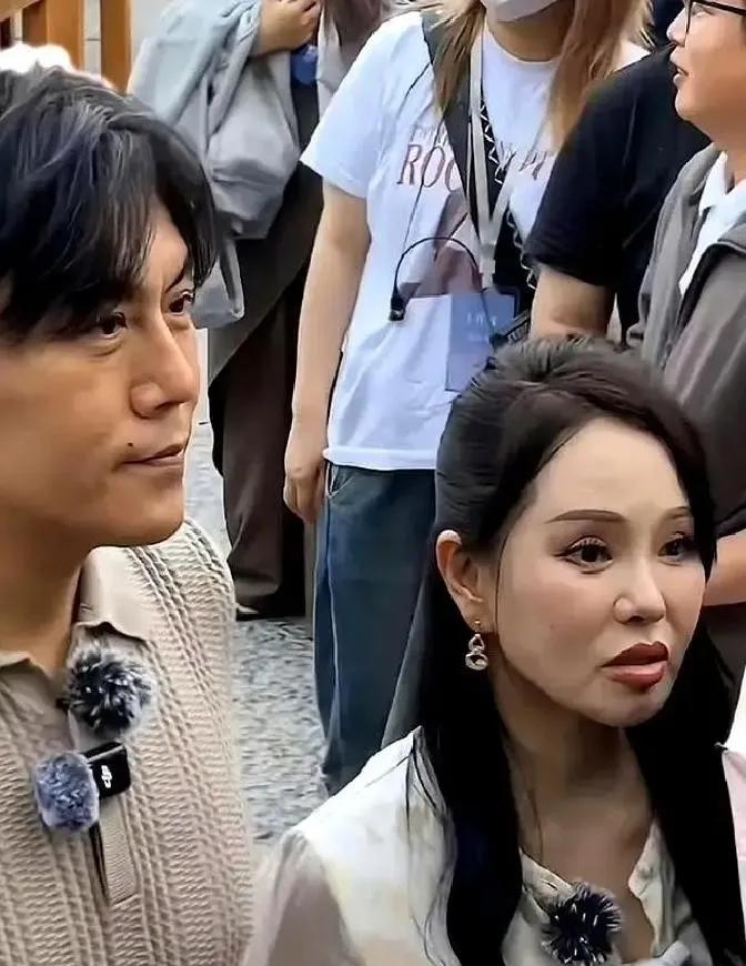 伊能静58岁，每天只吃小半碗饭。想吃冰淇淋，含一口在嘴里，嚼两下，吐掉。不能咽，