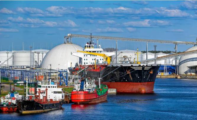 ☔南海大掉头，俄罗斯游轮奔向中国，结果半路却杀向了印度。俄罗斯到底在耍什么