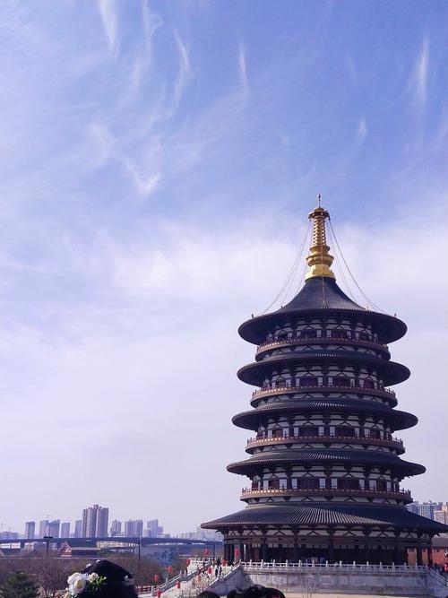 2026年5月1日河南哪个城市旅游最火爆？五一第一天（5月1日），河南最火的旅