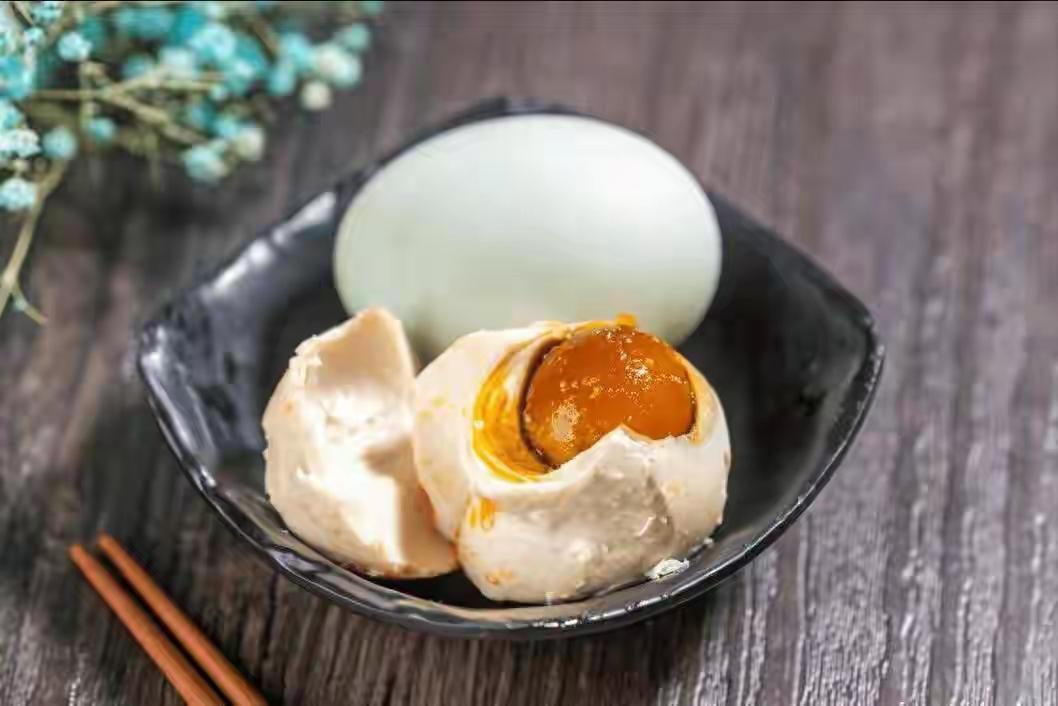 肾病不能吃鸡蛋！肾内科医生提醒：肾功能不好的人，这3种蛋别吃肾病患者，最怕的