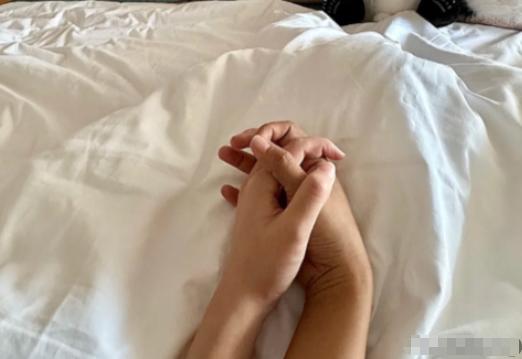 内蒙古，有个长相清纯的女生，同学给她介绍了一个男子，这男的约女子去公寓发生了关系