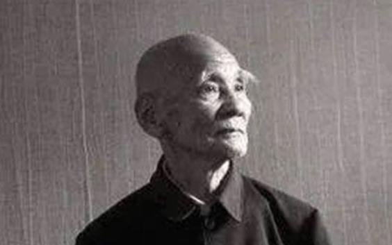 1946年，6000解放军被三万敌人包围，为了不泄露机密，旅长下令烧毁全部文件，