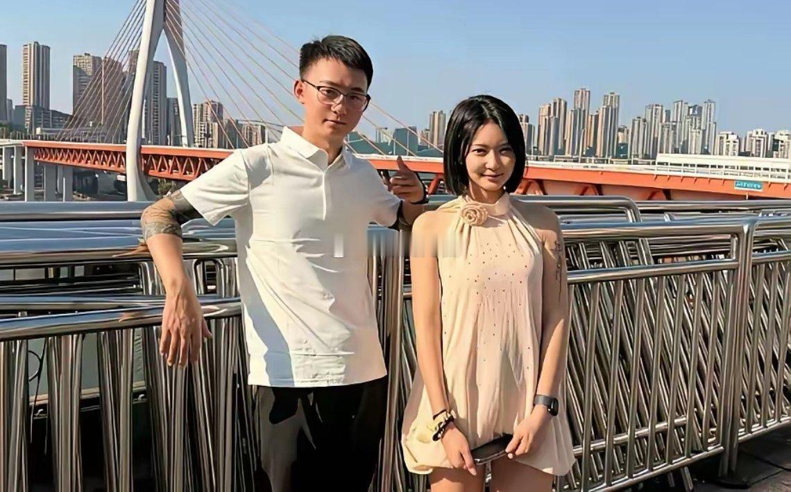 这就是谈恋爱的好处！男生变得超级帅气，女生也会穿搭了！