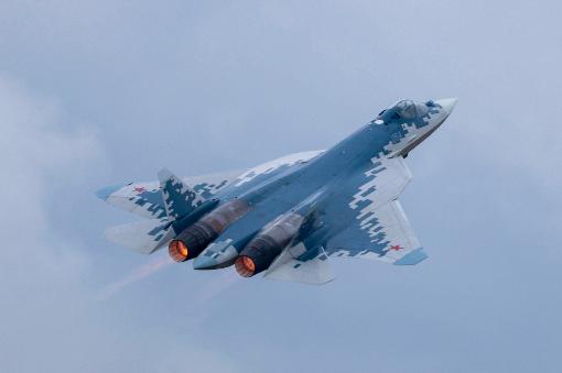 一个令乌克兰和整个欧洲，感到担心的情况出现了，那就是俄罗斯装备了大量的五代机苏-