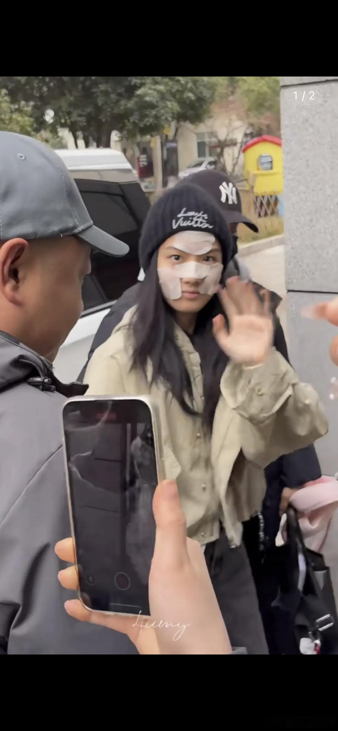 卢昱晓算不算唯一一个妆前后差距很大的女星