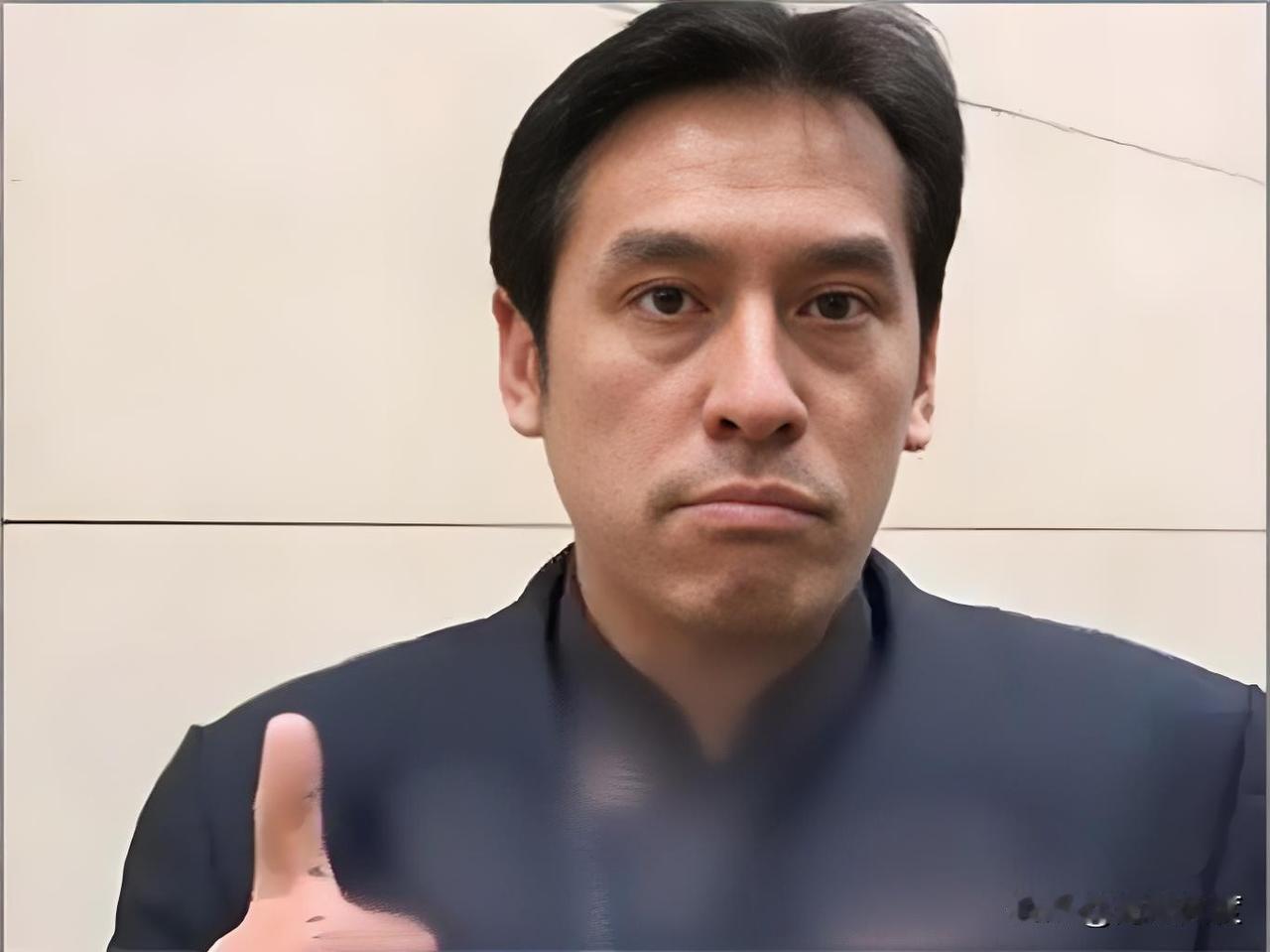 被罗智强狂喷，黄暐瀚第一次哑火，事后表面回应尊重言论自由，内心早已恼羞成怒。第一