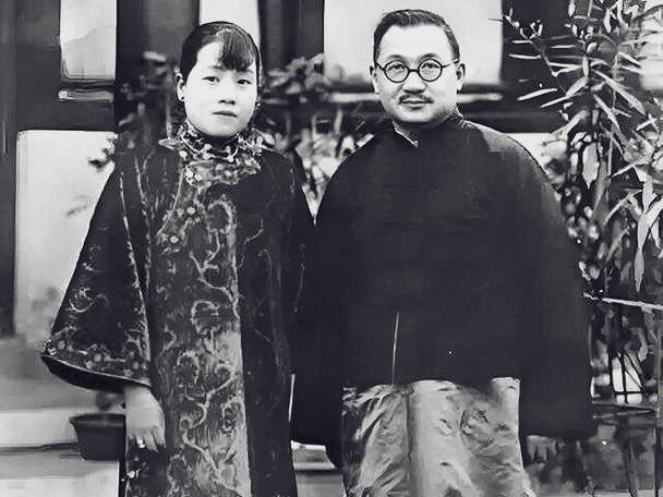 1914年，宋霭龄与孔祥熙新婚之夜，一伙儿人来闹洞房，有人一把扯下她的腰带，还有