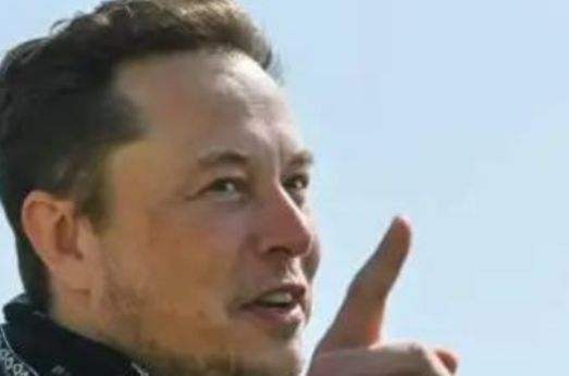 马斯克再次预言：“中国将在‘不远的将来’超过美国，并最终统一台湾。”紧接着，马斯