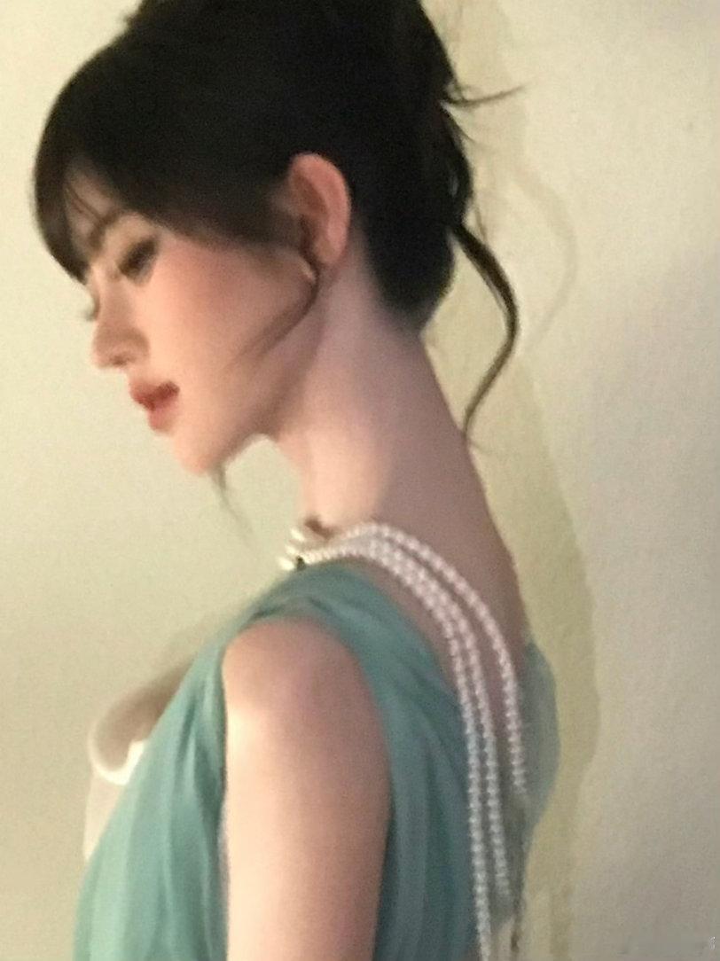 鞠婧祎jjy鞠婧祎月鳞绮纪jjy鞠婧祎露芜衣眼镜是不是也是一种视力架
