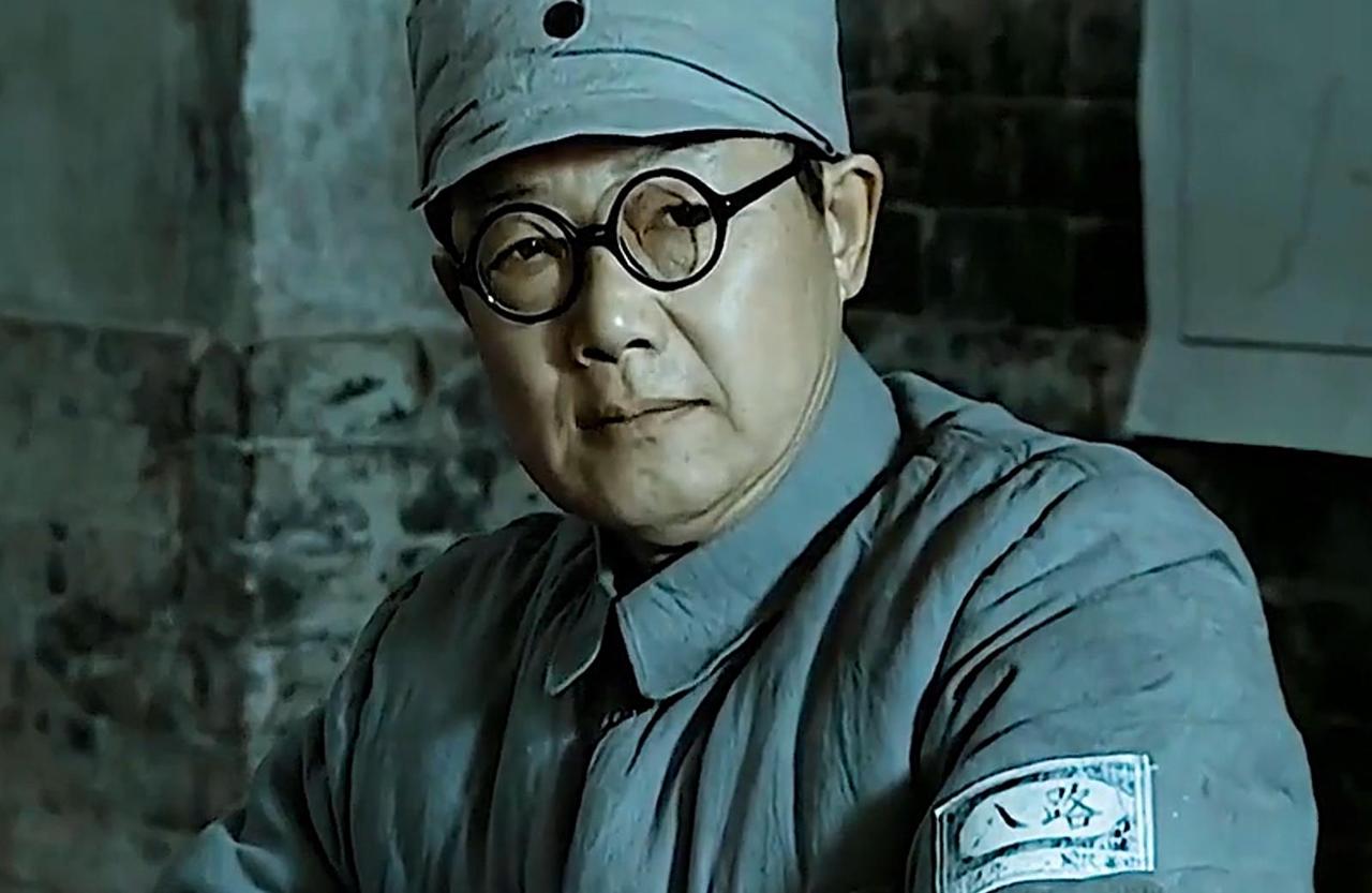 有人问，李云龙敢不敢和老师长顶嘴？网友是这么回答的：关二爷够牛了吧，那可是不