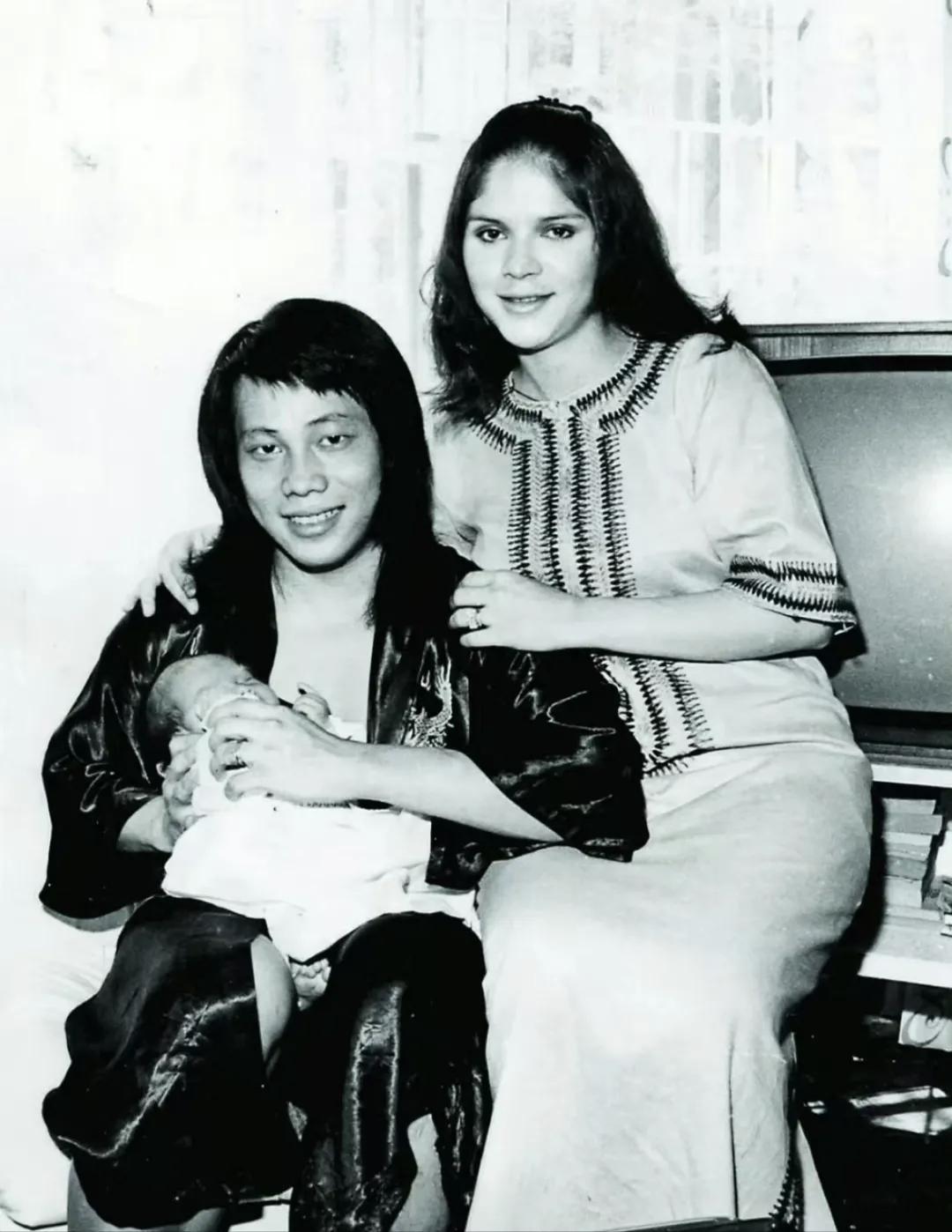 原来梁小龙的第一任妻子这么牛？难怪当年那么轰动！大家只知道梁小龙的前妻被毁容